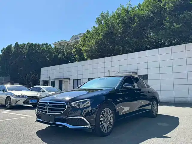 MERCEDES-BENZ E CLASS