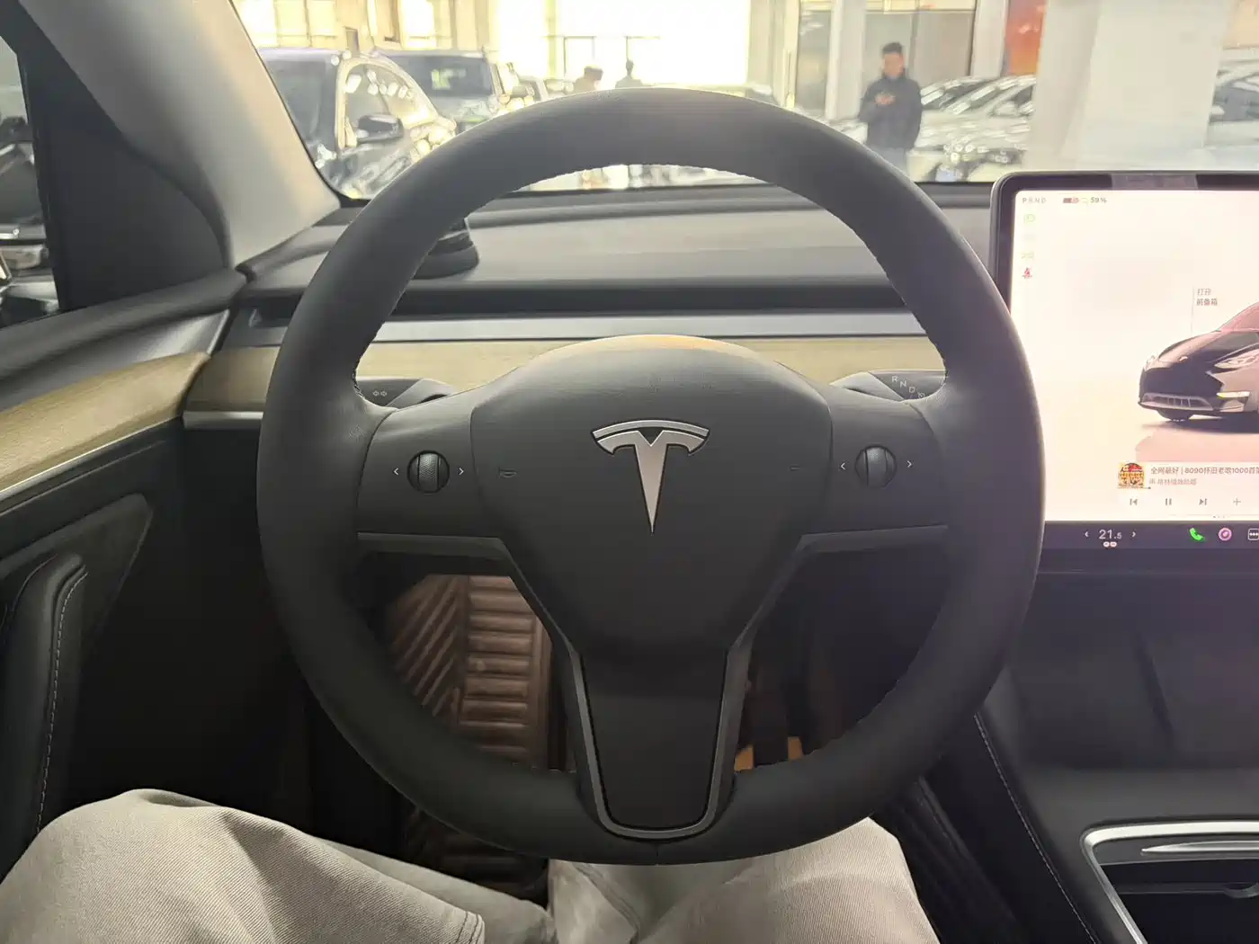 TESLA MODEL Y