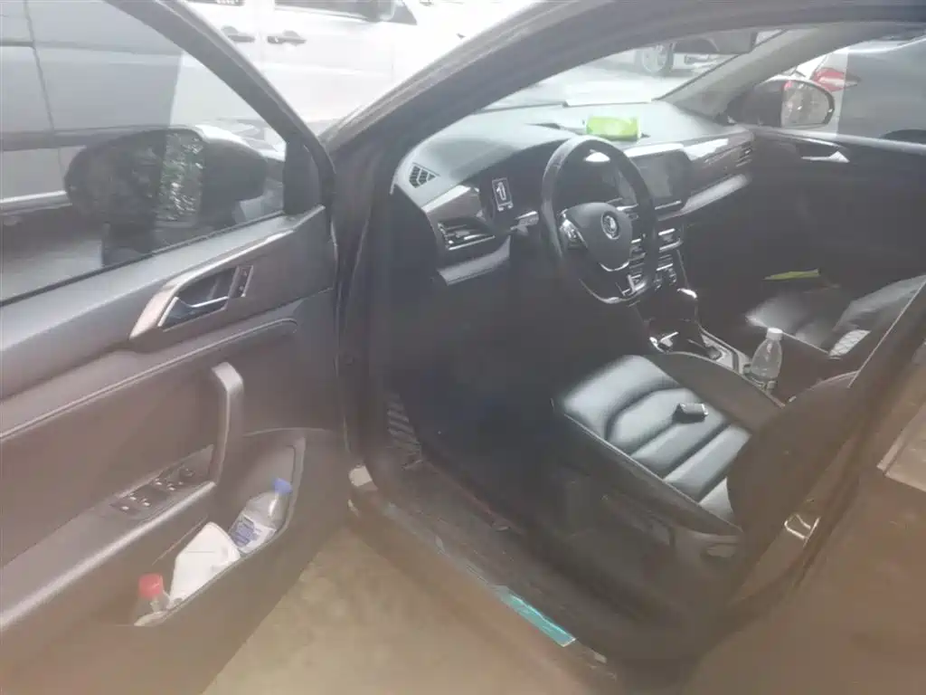 Volkswagen Tharu 2020 280TSI 2WD Comfort Edition China VI фото 16