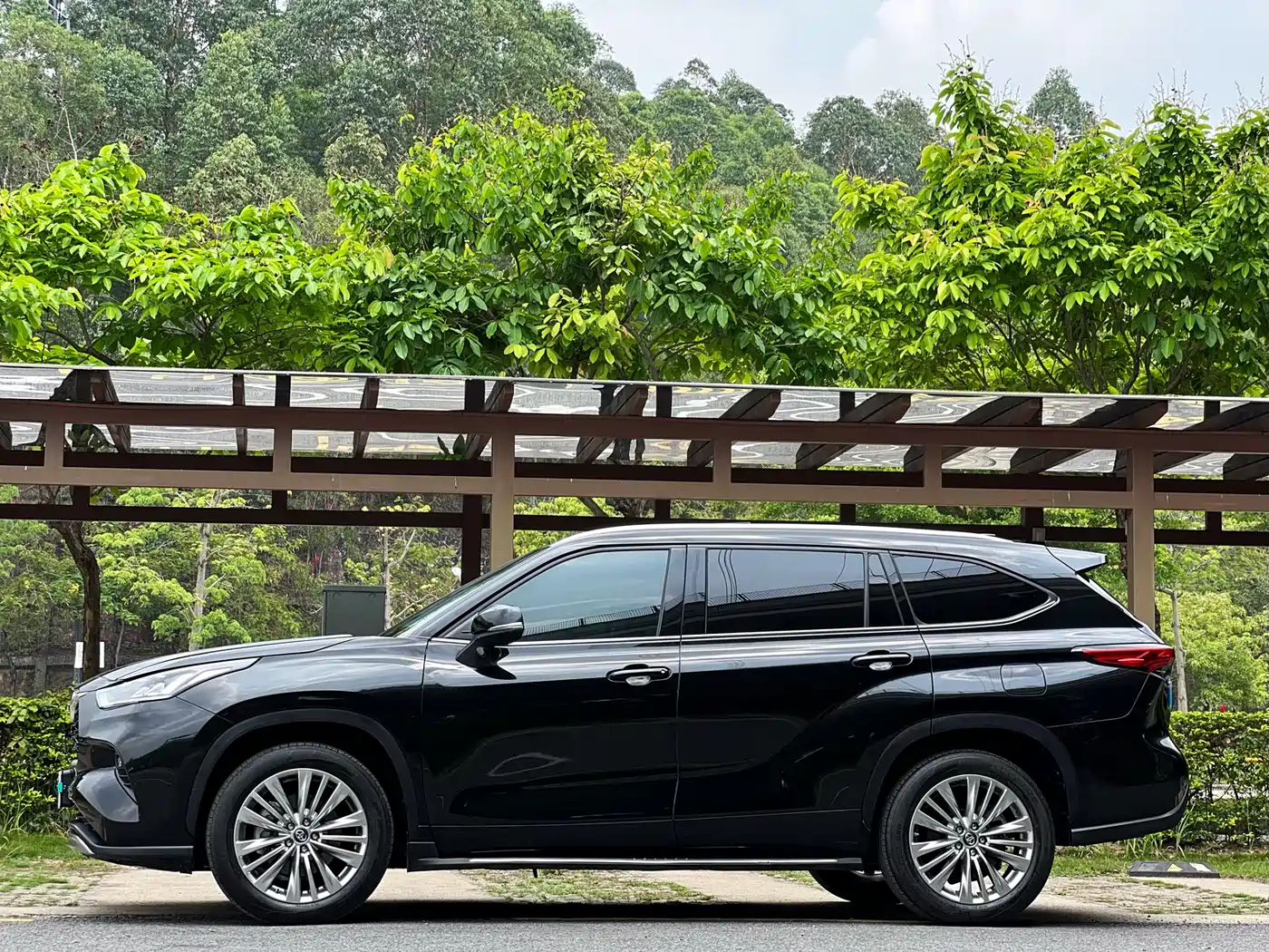 Toyota Highlander 2022 380T 4WD Premium 7-Seater фото 32