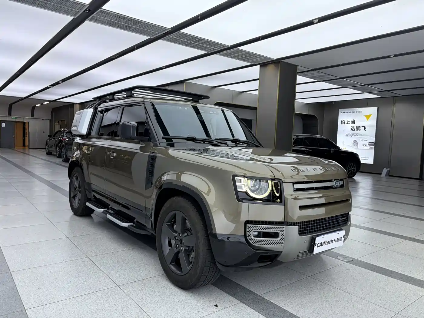 Land Rover Defender 2022 110 P400 Dark Special Edition фото 4