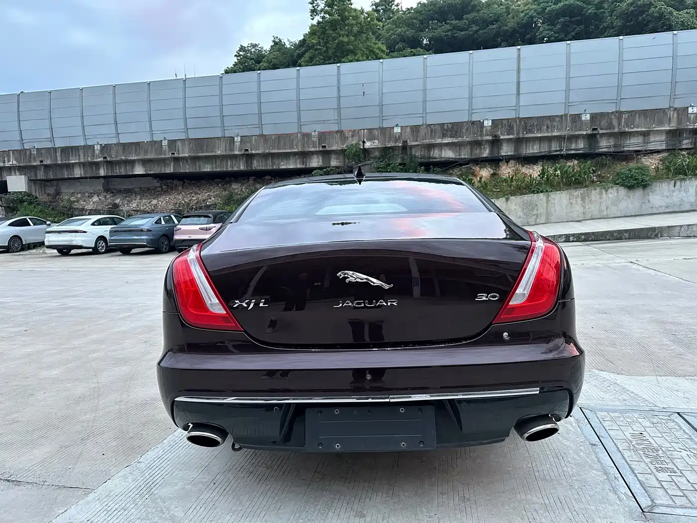 Photo 8 - Jaguar XJ
