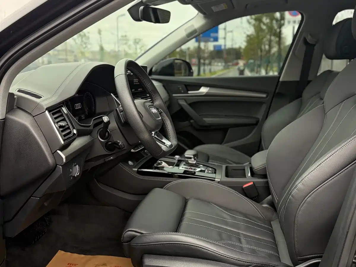 Audi Q5L 2022 Facelift 45T Luxury Dynamic фото 9