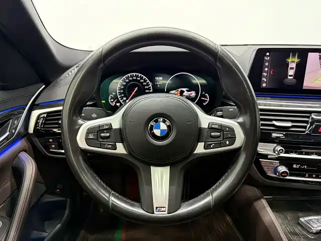 BMW 5 Series 2019 525Li M Sport Package фото 13