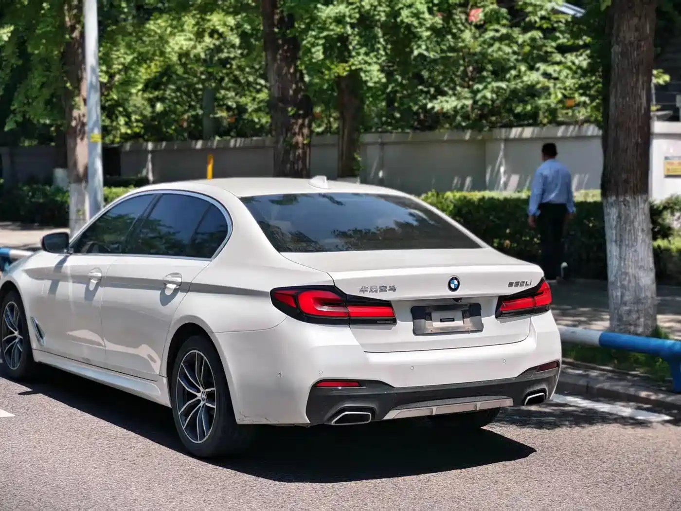 BMW 5 Series 2021 525Li M Sport Package фото 7