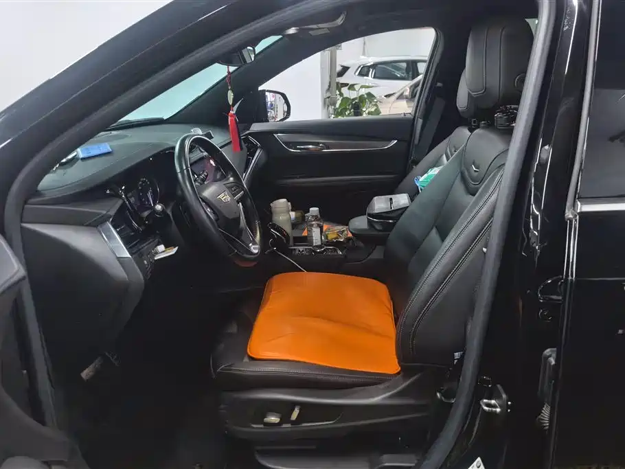 Cadillac XT6 2022 2.0T 7-Seater 4WD Trend Edition фото 9