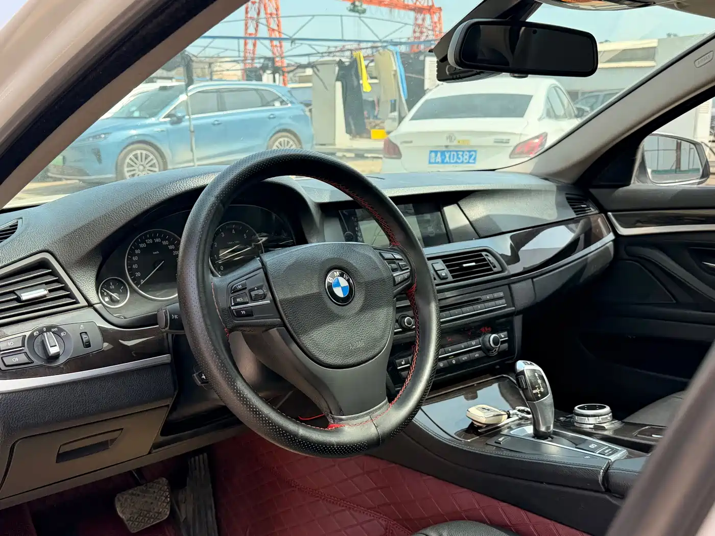 BMW 5 Series 2011 523Li Luxury фото 10