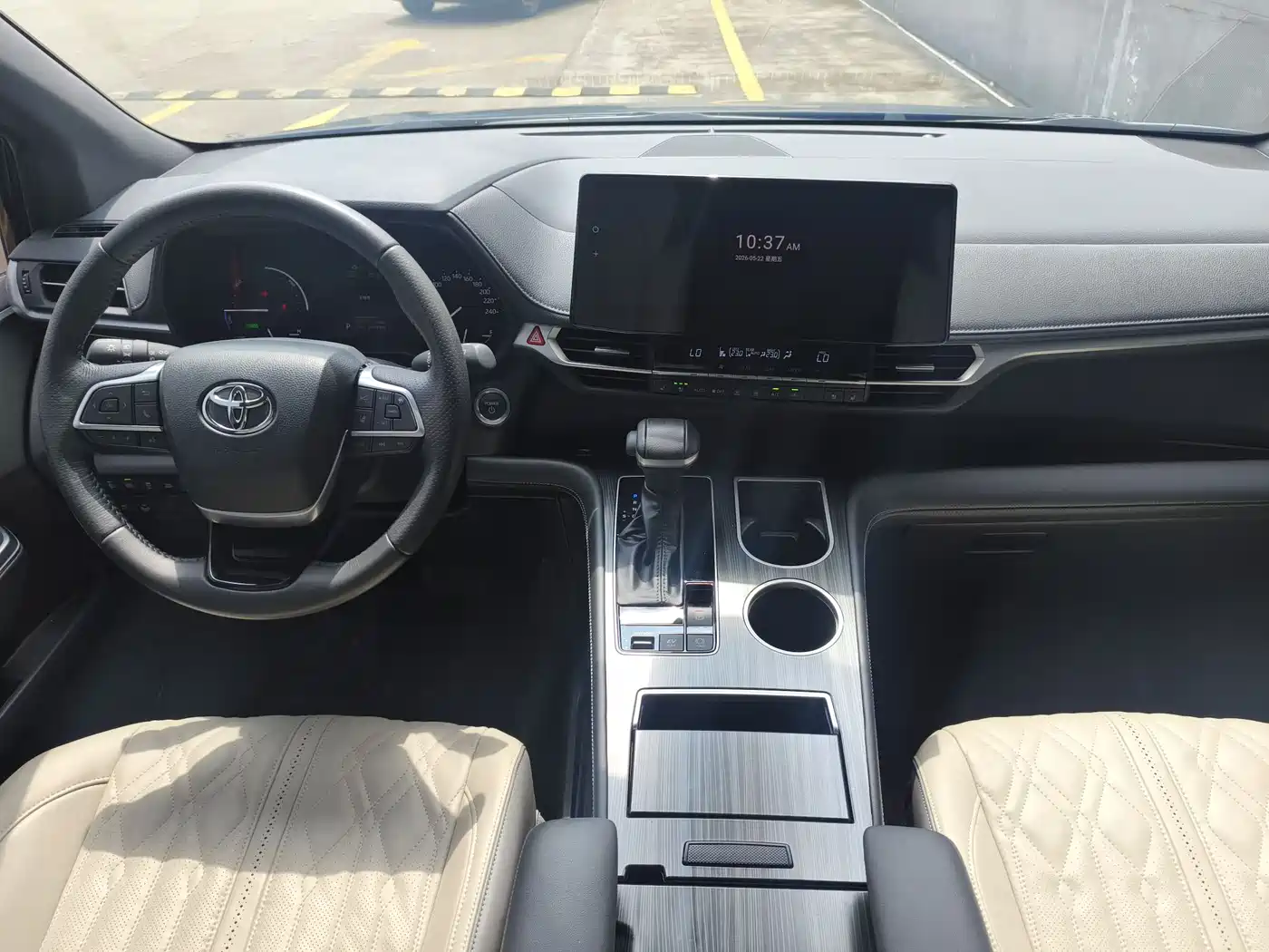 Toyota Sienna 2024 2.5L Hybrid 4WD Premium Edition фото 6