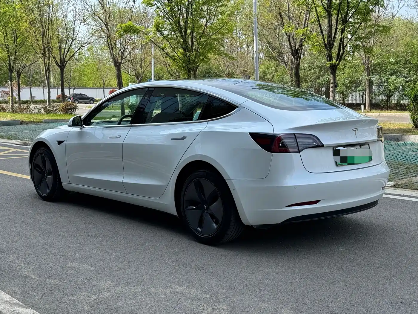 TESLA MODEL 3 (IMPORTED)