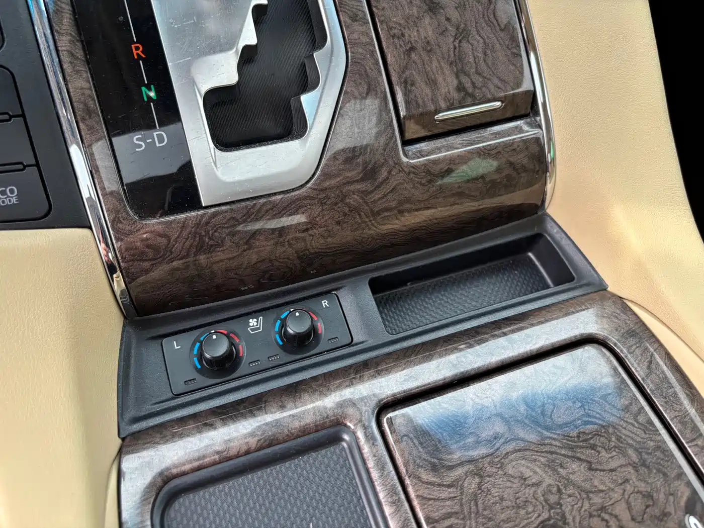 Toyota Vellfire 2023 Crown Hybrid 2.5L HV Premium фото 17