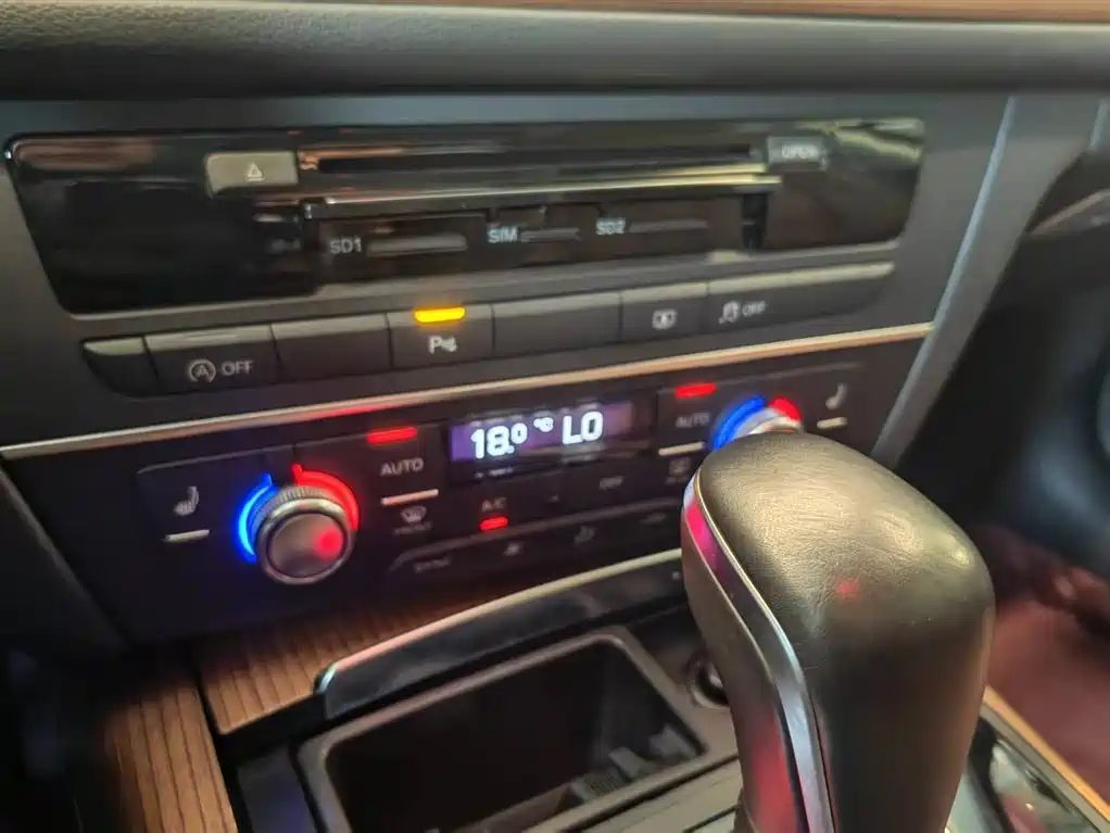 Audi A6L 2018 30th Anniversary 30 FSI Style фото 9