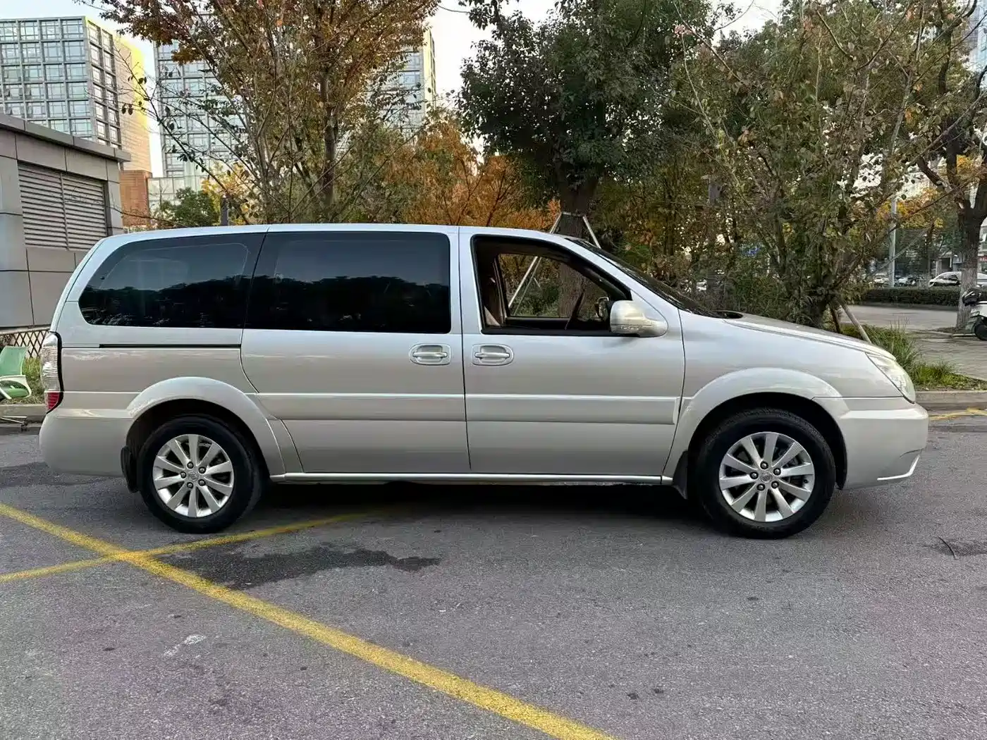 Buick GL8 2014 2.4L Classic Edition фото 2