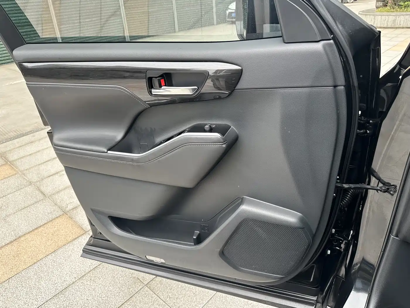 Toyota Crown Kluger 2022 2.5L HEV 4WD Premium Edition фото 17