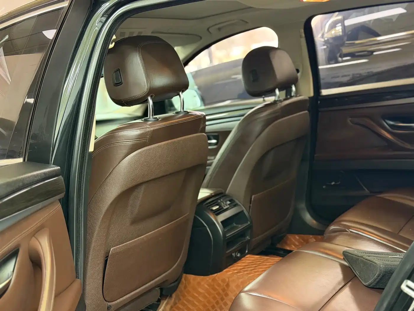 BMW 5 Series 2014 525Li Luxury Design Package фото 5
