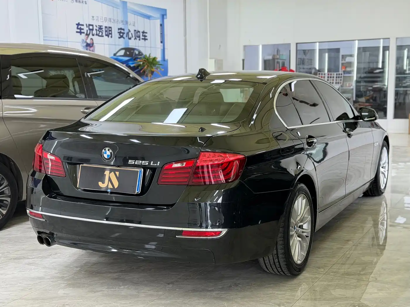 BMW 5 Series 2014 525Li Luxury Design Package фото 7