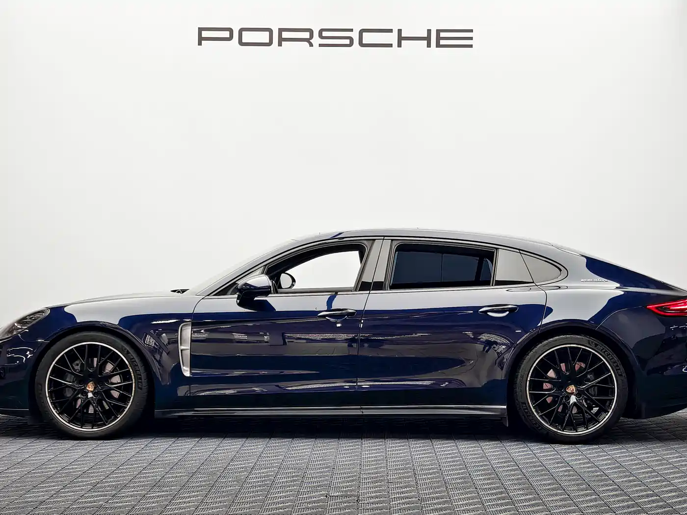 Porsche Panamera фото 4