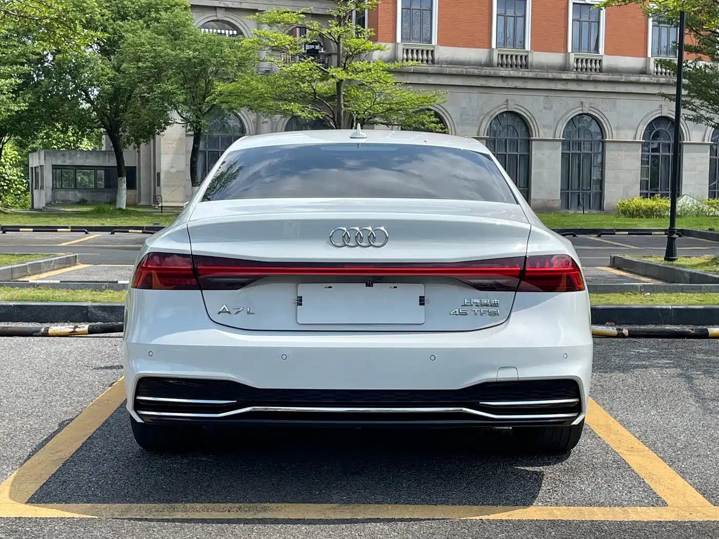 Audi A7L 2022 45 TFSI S-line Dream Builder Edition фото 5