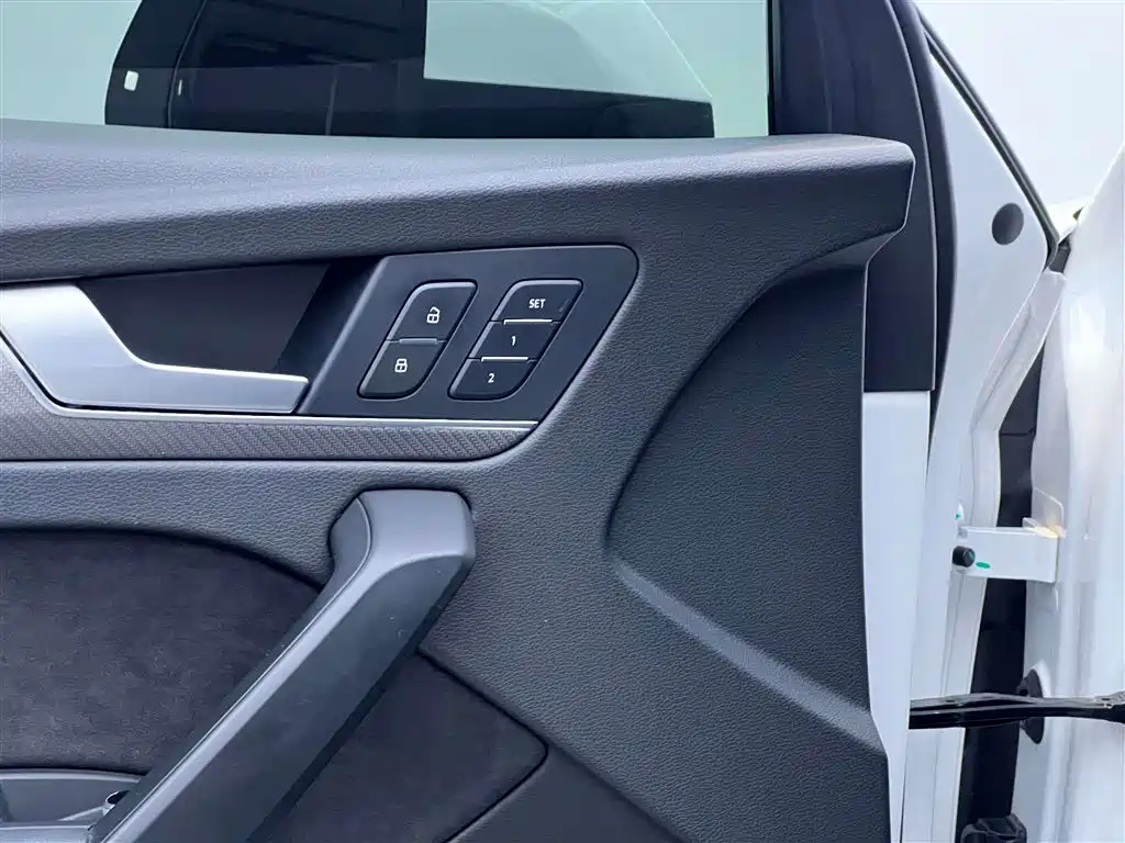 Audi Q5L Sportback 2022 40 TFSI Luxury фото 14