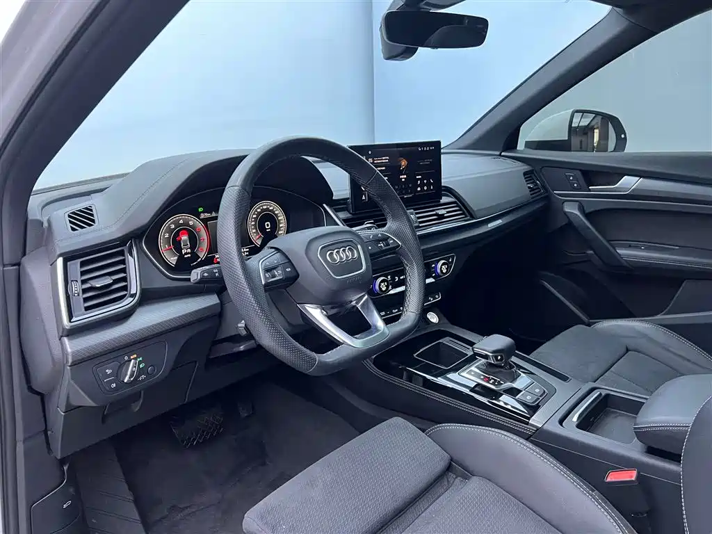 Audi Q5L Sportback 2022 40 TFSI Luxury фото 23