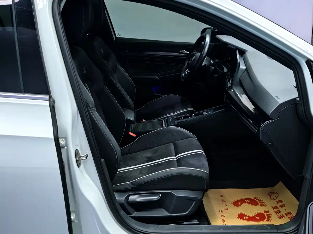 Volkswagen Golf 2021 280TSI DSG R-Line фото 21