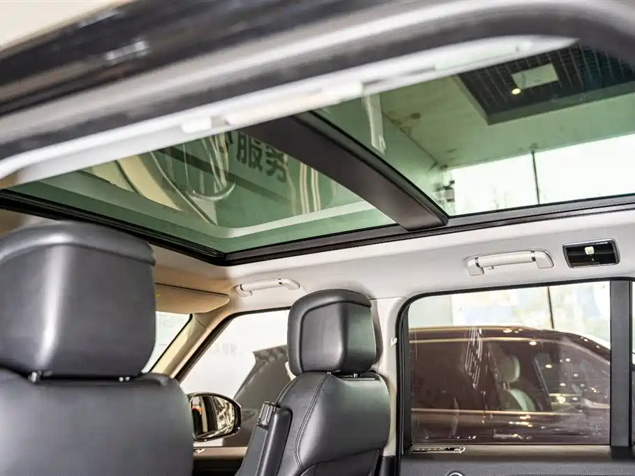 Land Rover Range Rover 2019 3.0 SCV6 Heritage Edition фото 11