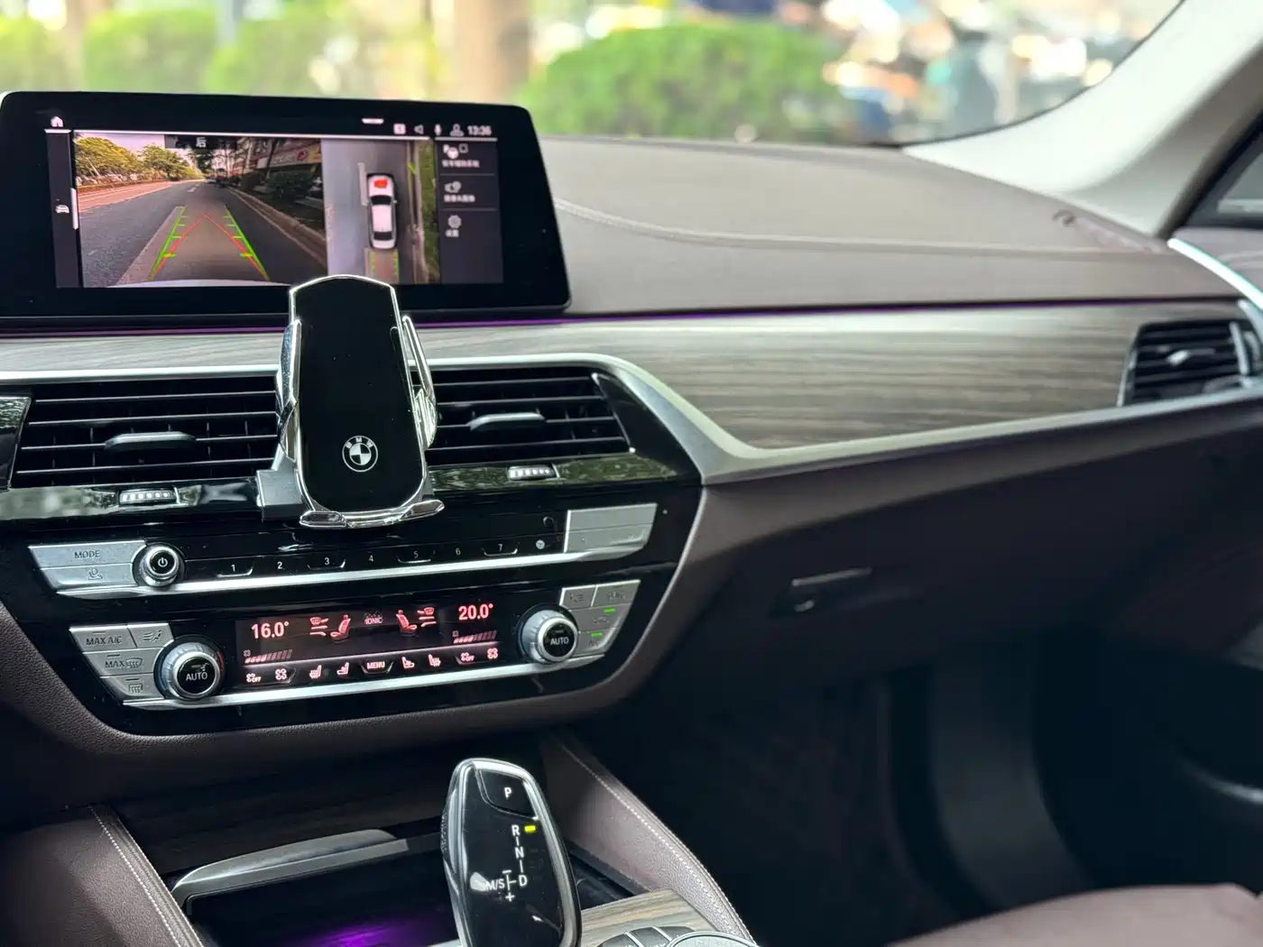 BMW 5 Series 2020 530Li Premium Luxury Package фото 9