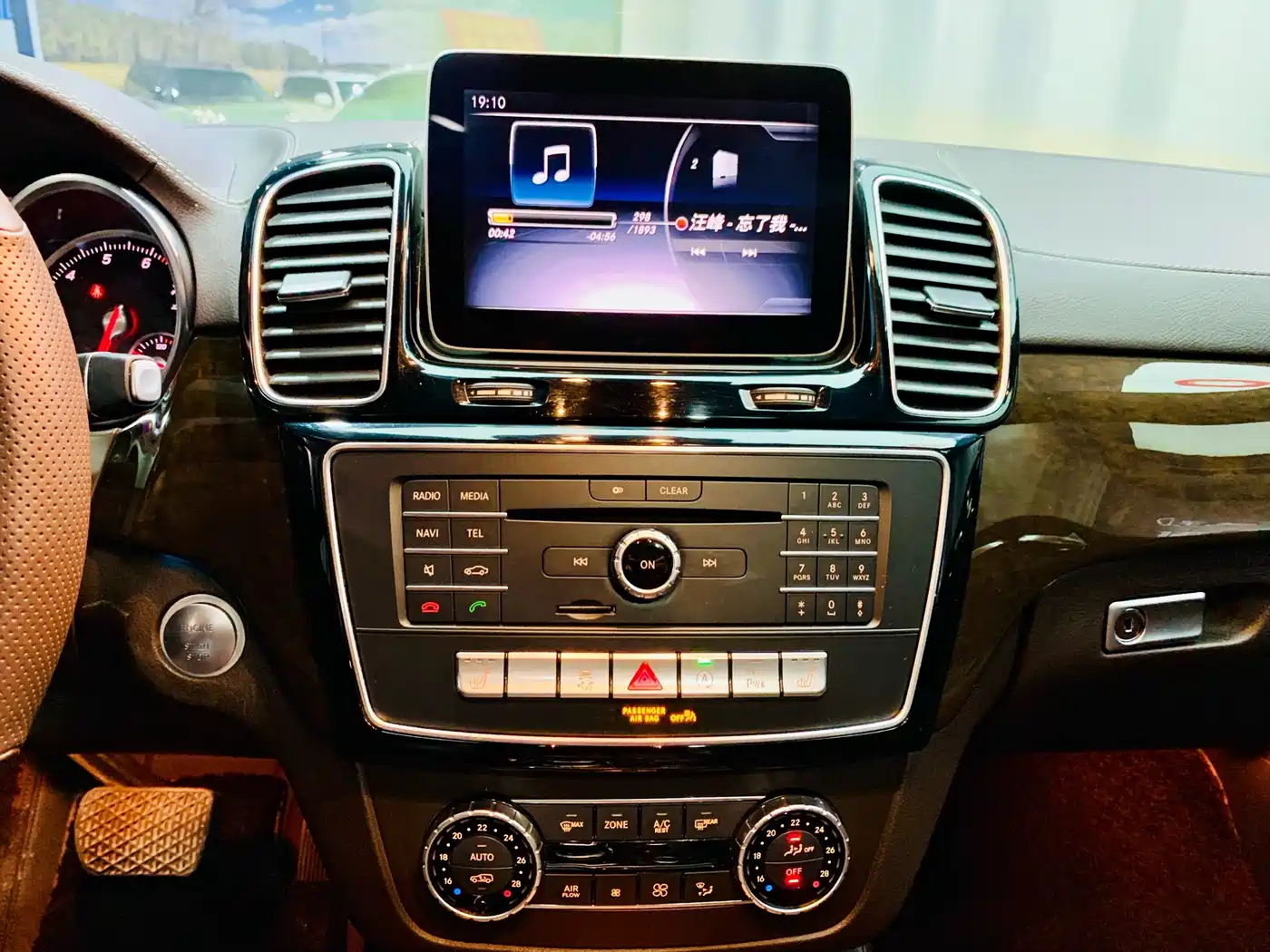 Mercedes-Benz GLS 2018 GLS 400 4MATIC Luxury фото 10