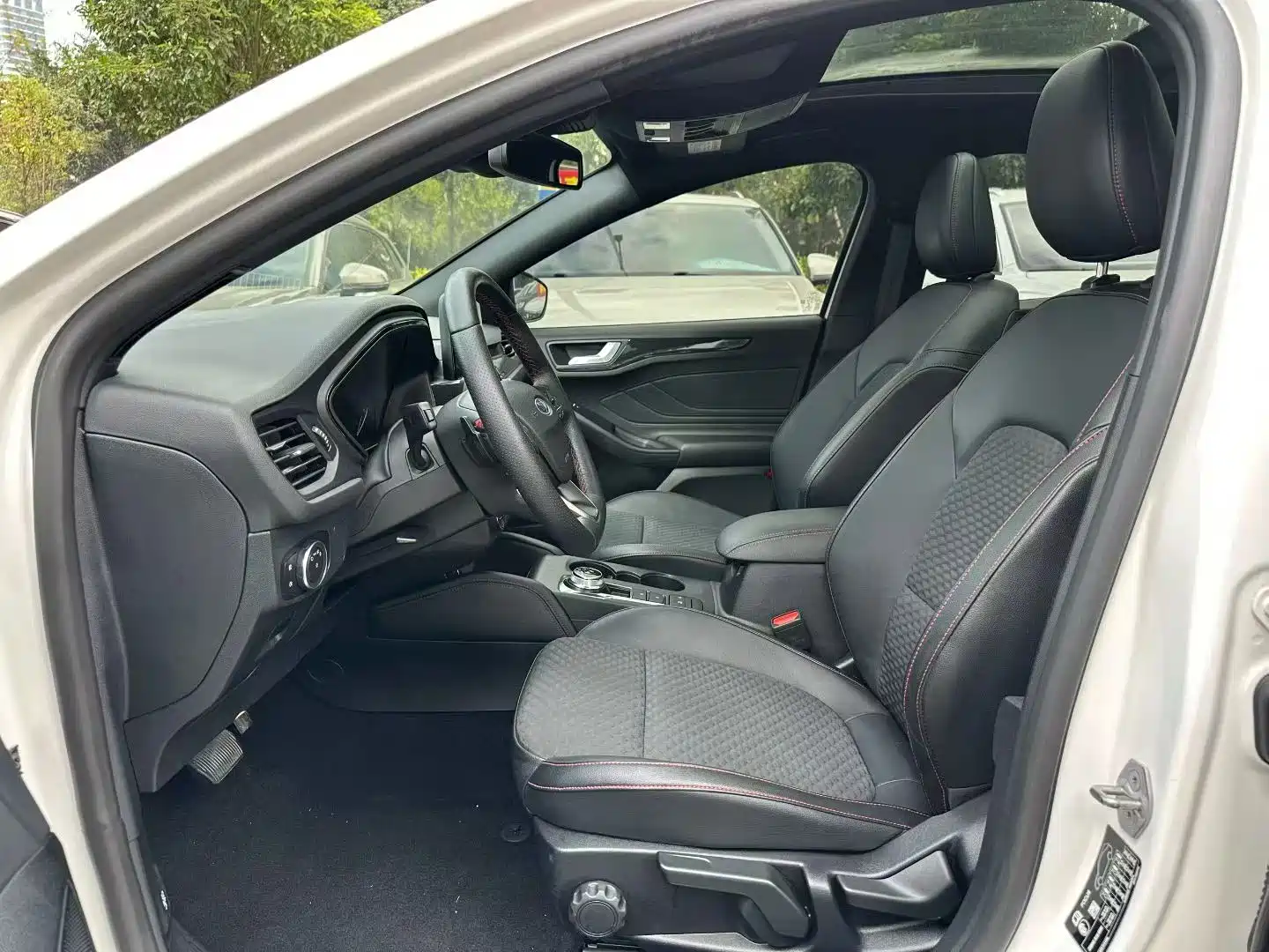 Фото 6 - Ford Focus