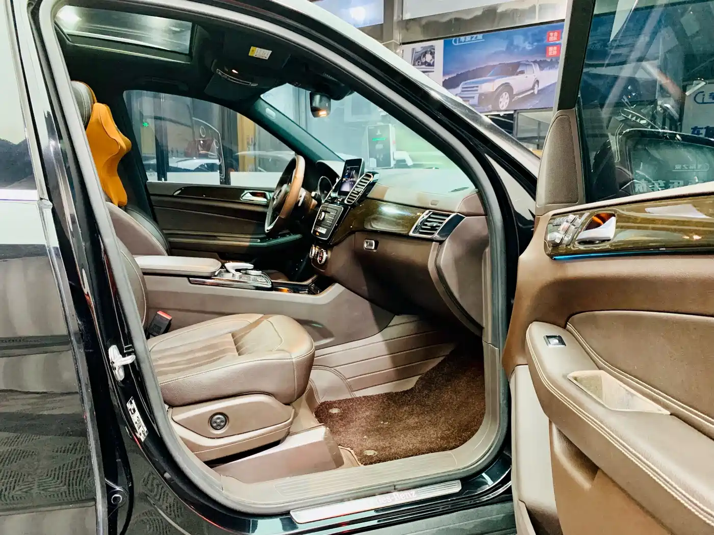 Mercedes-Benz GLS 2018 GLS 400 4MATIC Luxury фото 17
