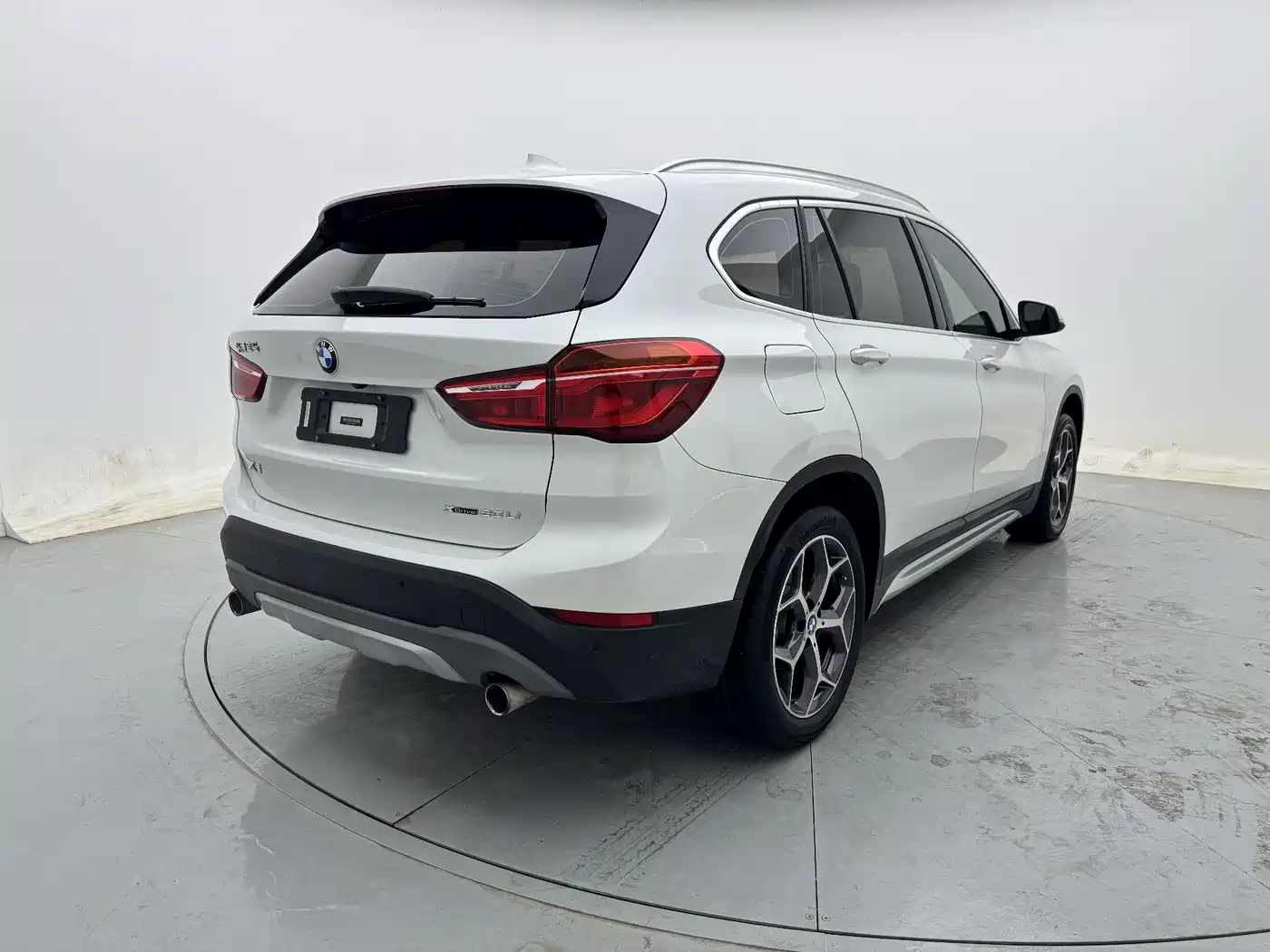 BMW X1 2019 xDrive20Li Premium Model фото 6