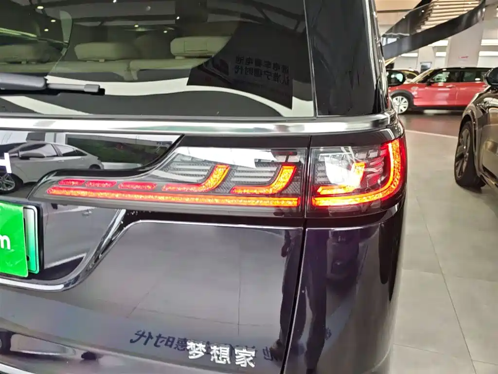 Voyah Auto Voyah Dreamer 2025 PHEV 4WD Kunpeng Premium Edition фото 8