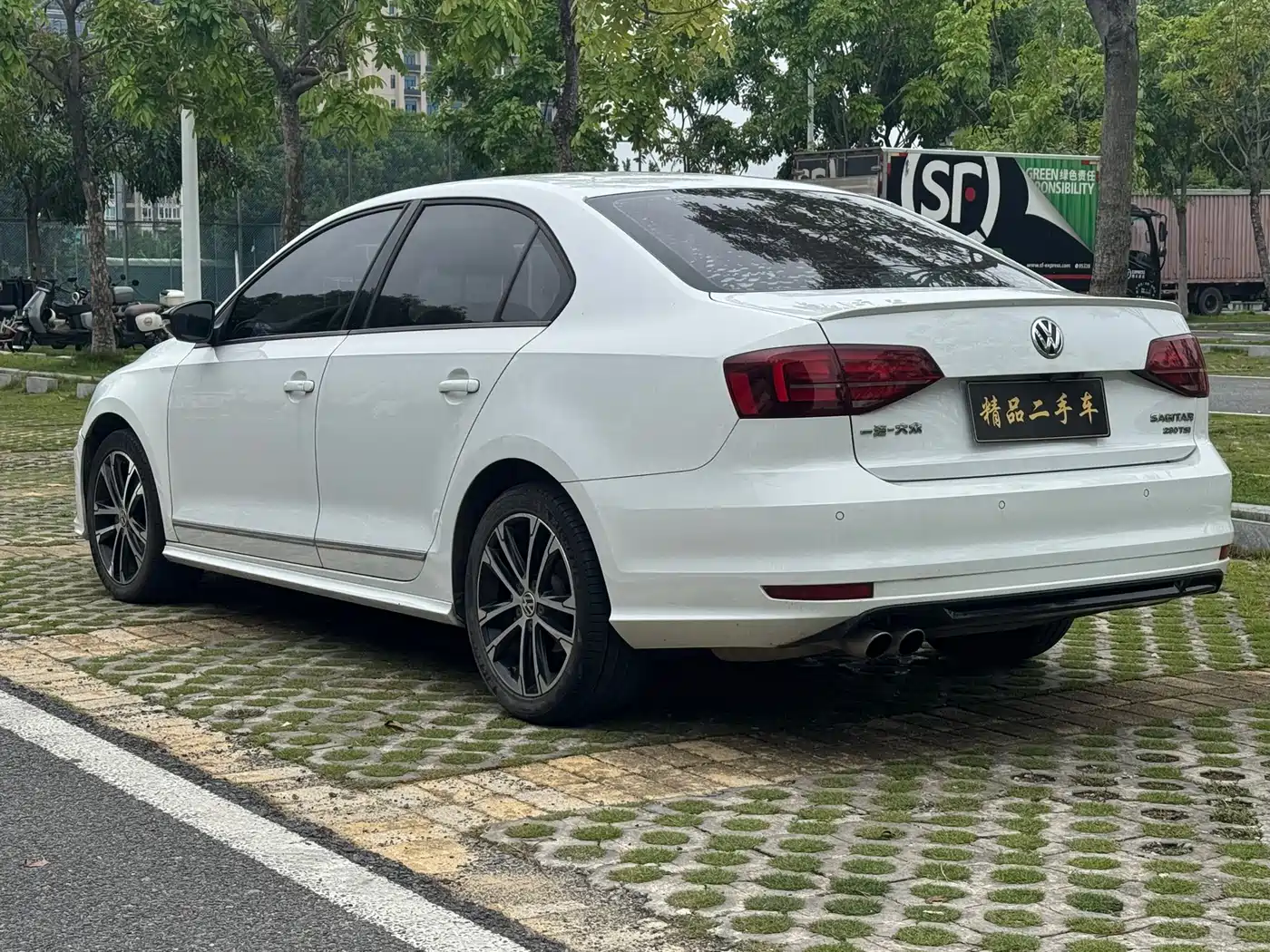 Volkswagen Sagitar 2017 280TSI Automatic R-Line фото 8