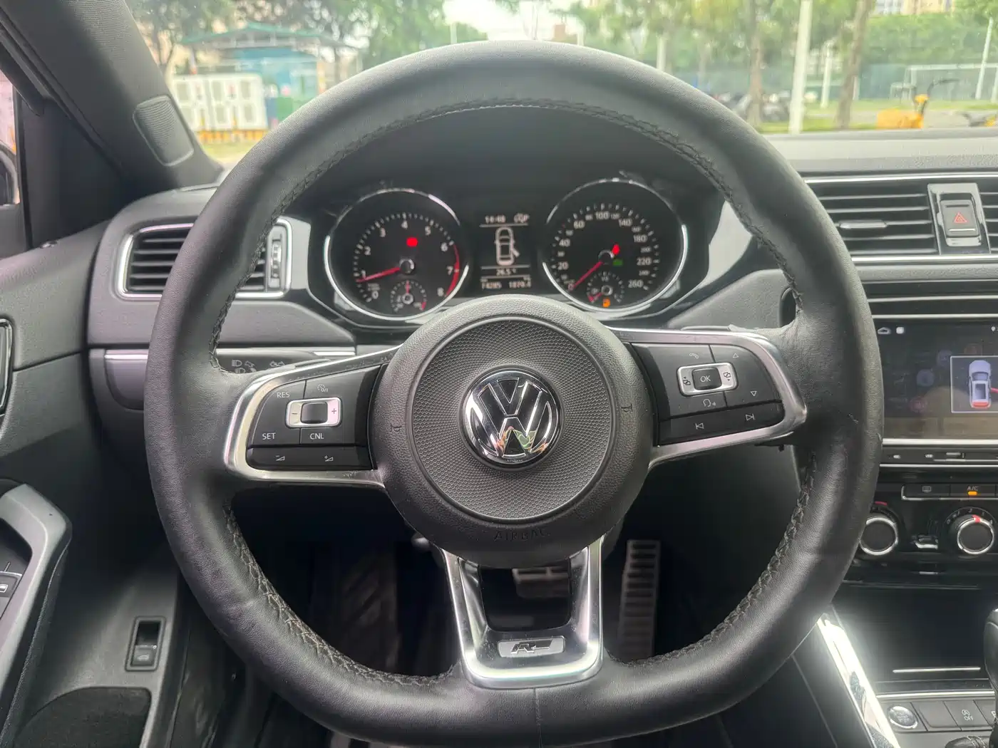 Volkswagen Sagitar 2017 280TSI Automatic R-Line фото 16