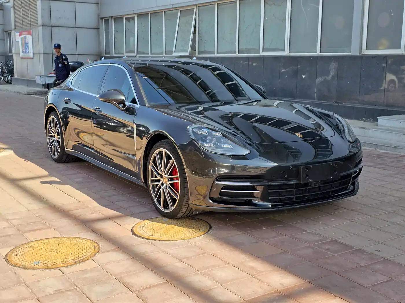 Porsche Panamera 2017 Panamera 4 Executive Long Wheelbase 3.0T фото 3