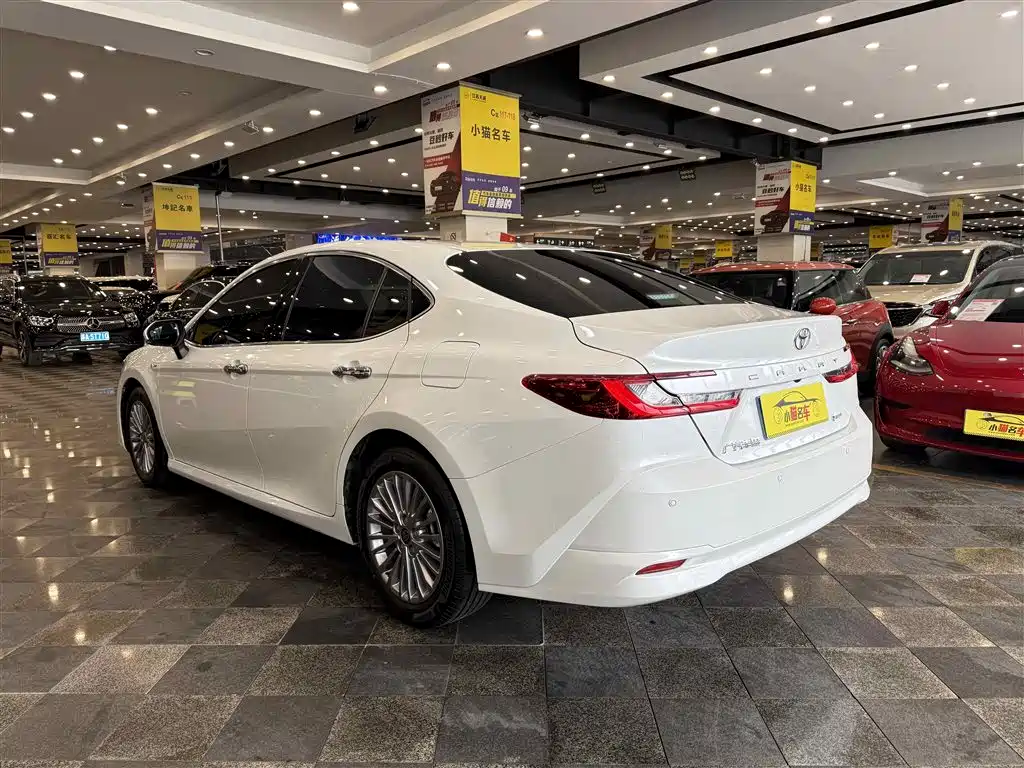 Toyota Camry 2024 Hybrid 2.0HGVP Luxury Edition фото 35