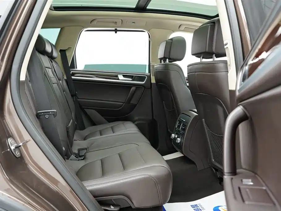 Volkswagen Touareg 2011 3.0TSI Luxury фото 27