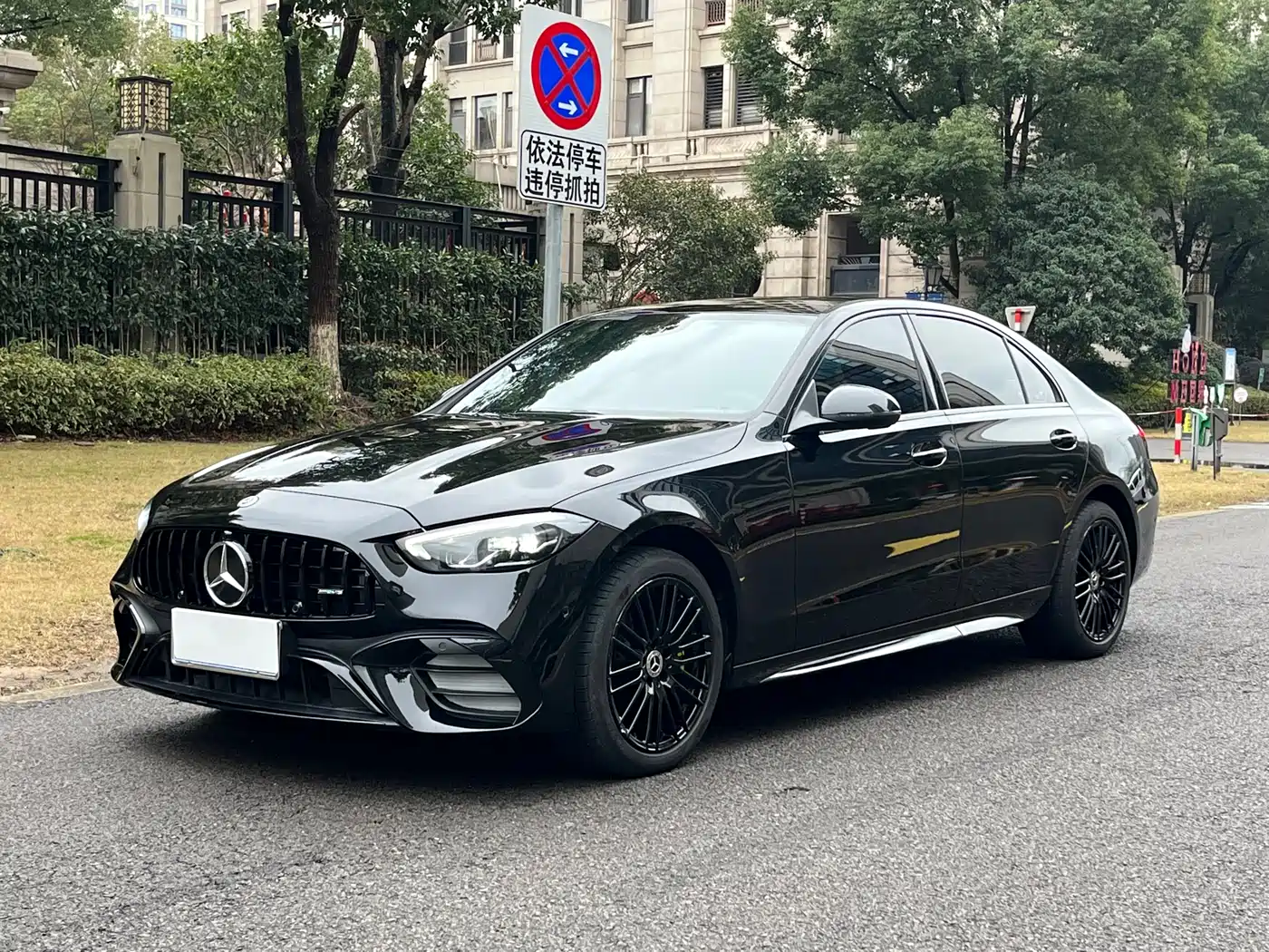 MERCEDES-BENZ CLASS C