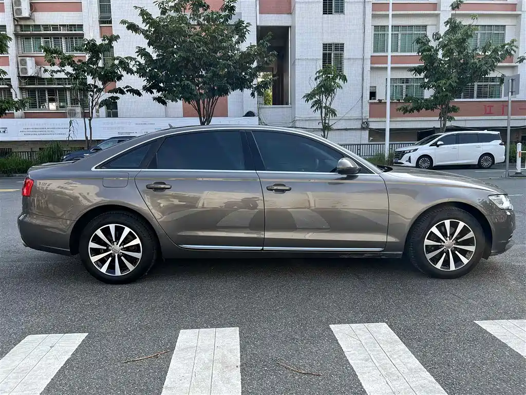 Audi A6L 2014 30 FSI Comfort фото 7