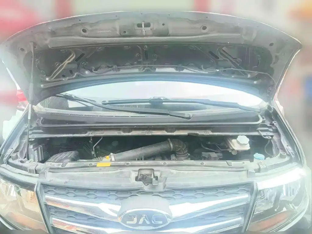 Photo 3 - JAC Refine M3