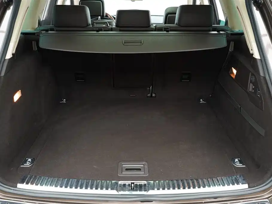 Volkswagen Touareg 2011 3.0TSI Luxury фото 21