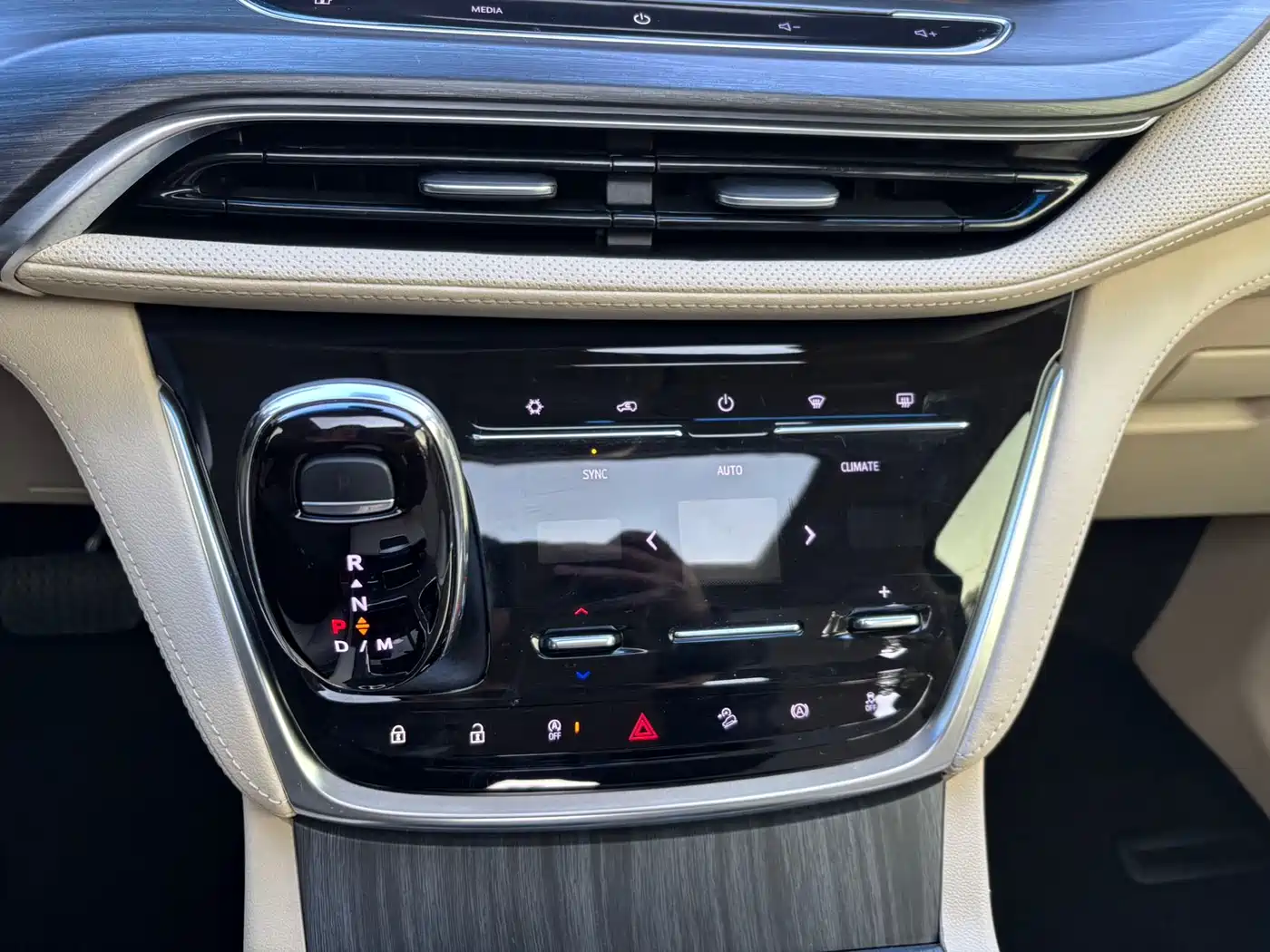 Buick GL8 2023 ES Landmaster Exclusive фото 14
