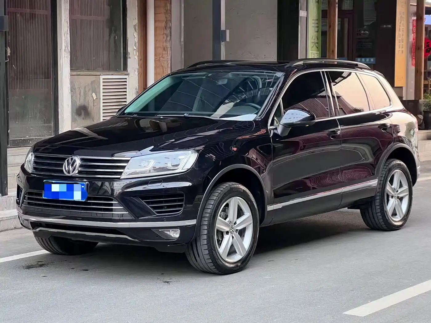 VOLKSWAGEN TOUAREG