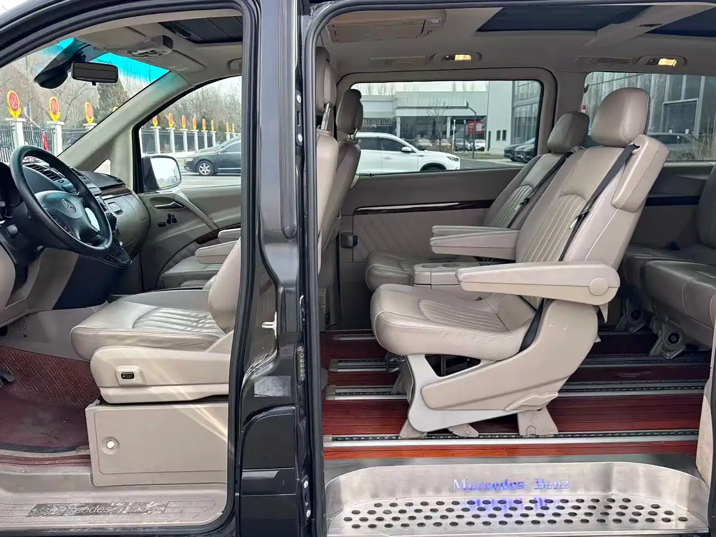 Mercedes-Benz Viano 2012 2.5L Premium Edition фото 4