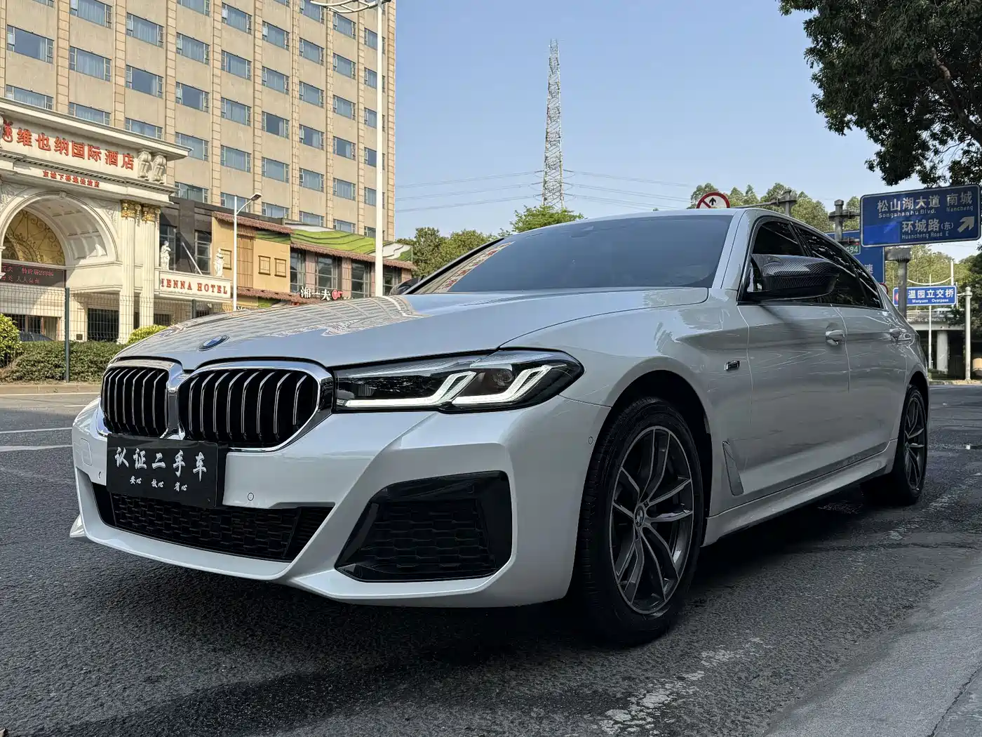 BMW 5 Series 2022 525Li M Sport Package