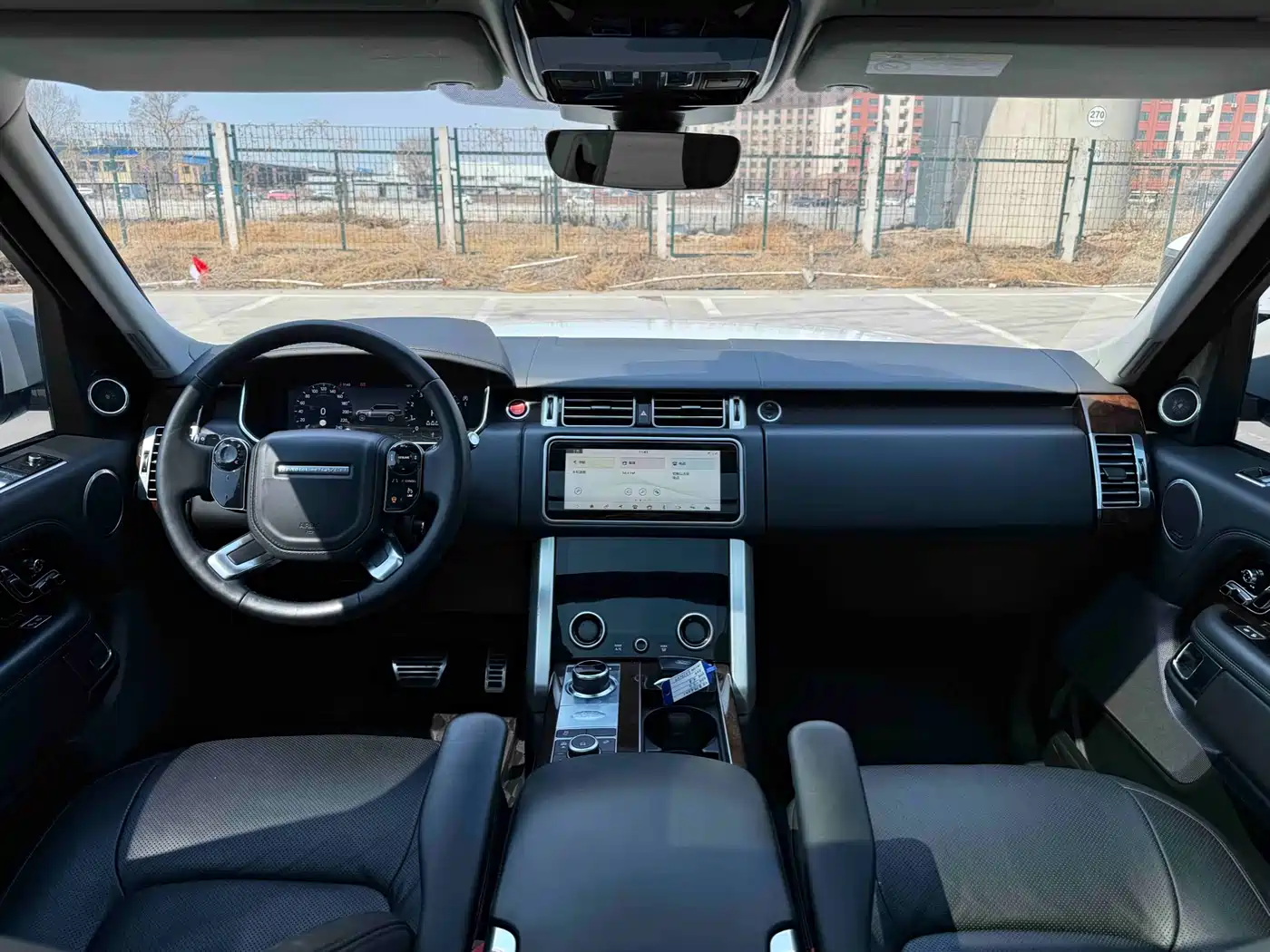 Land Rover Range Rover 2020 3.0 L6 Heritage Extended Edition фото 16
