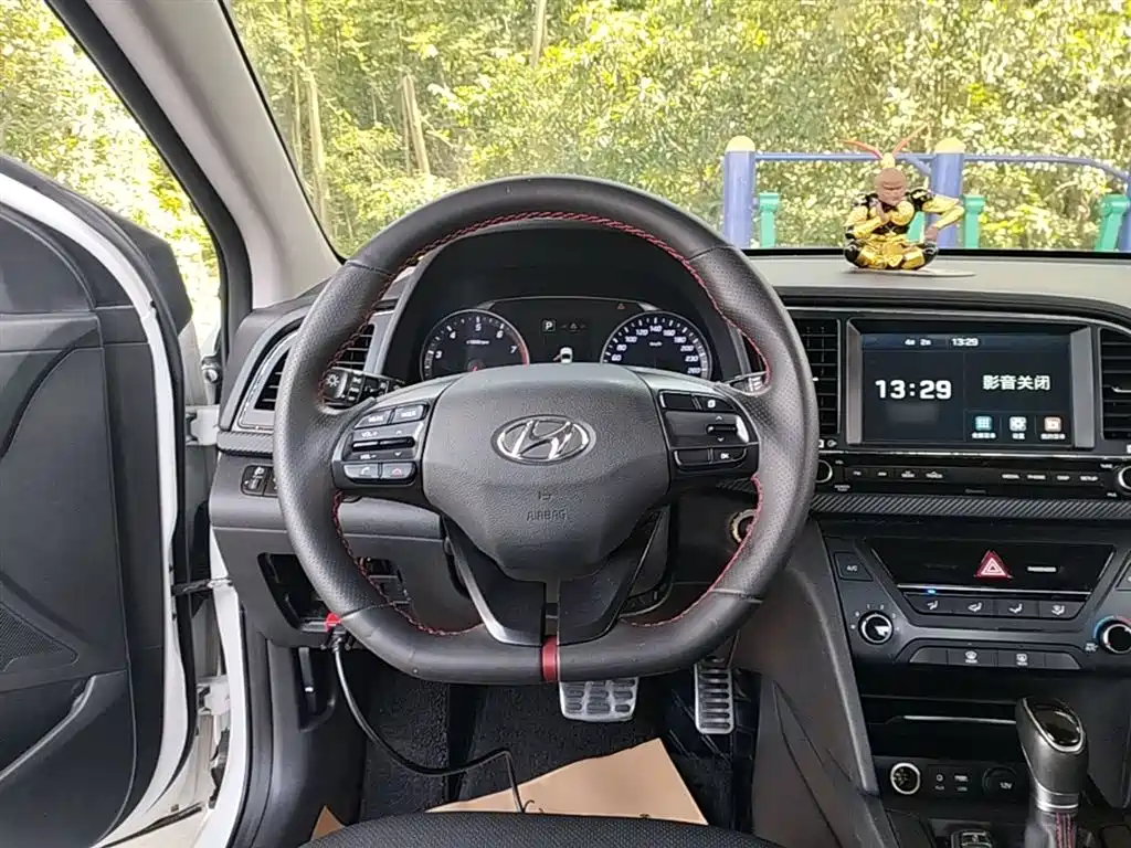 Hyundai Elantra 2016 1.4T DCT Dynamic·Elite Edition фото 11