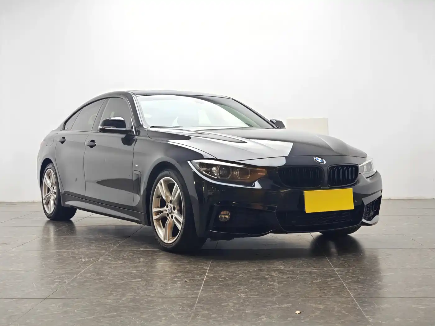 BMW 4 Series 2017 425i Gran Coupe Leading M Sport Package фото 2