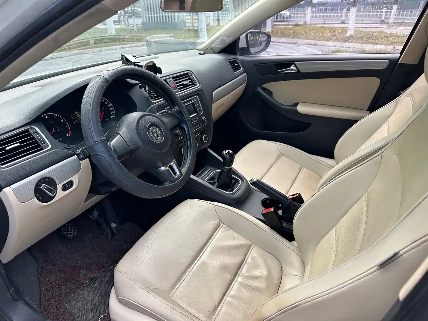 Volkswagen Sagitar 2014 1.6L Manual Comfort фото 15