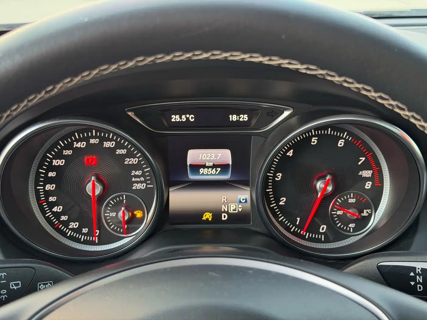 Mercedes-Benz GLA 2017 GLA 200 Dynamic фото 17