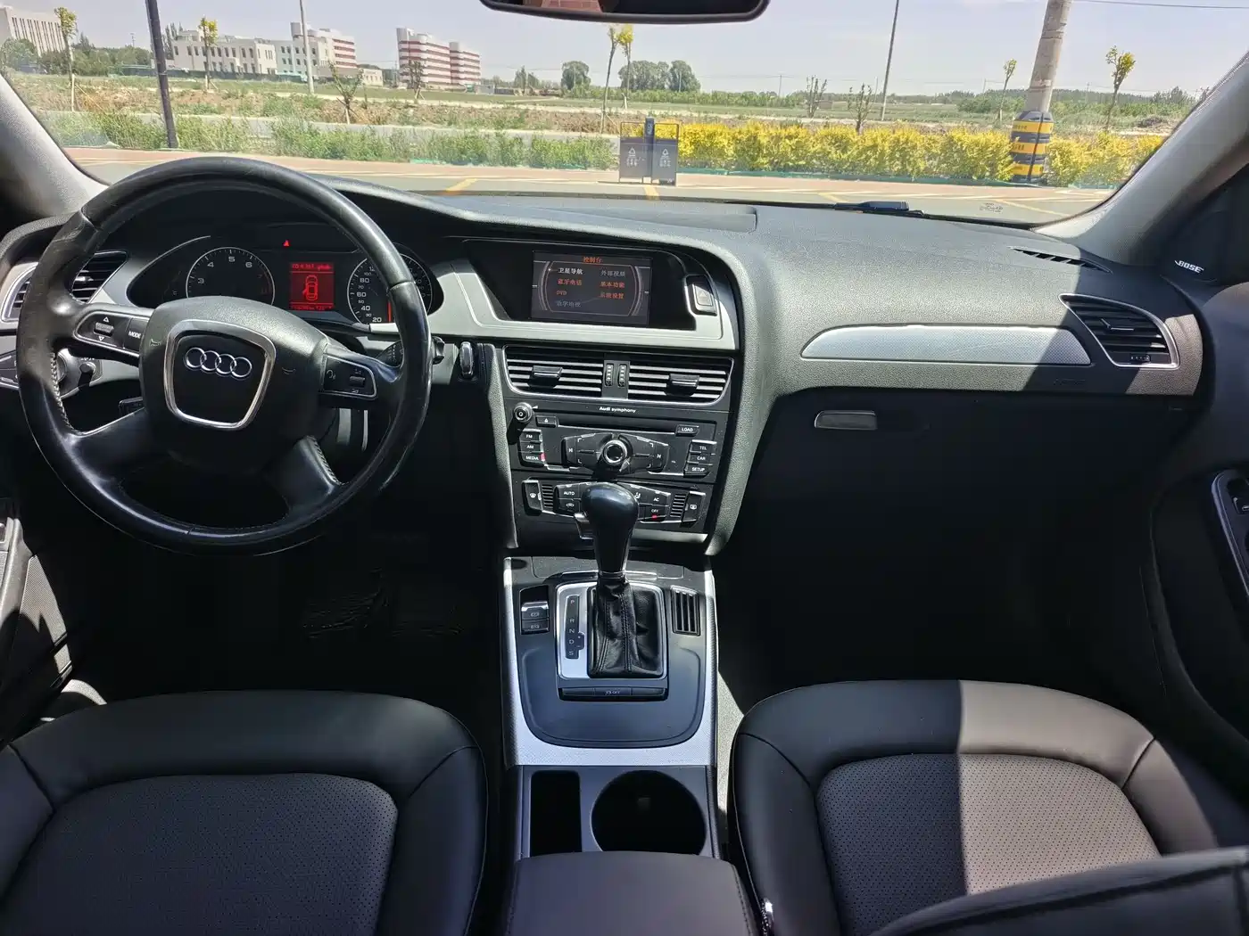 Audi A4L 2011 2.0 TFSI Standard фото 7